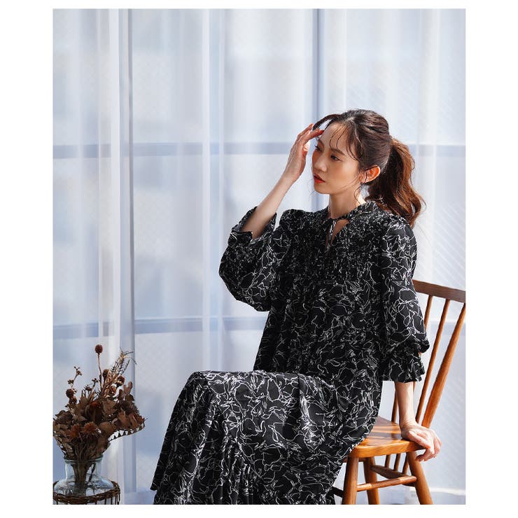 前後2wayで着まわせる線画タッチ花柄ワンピース レディース