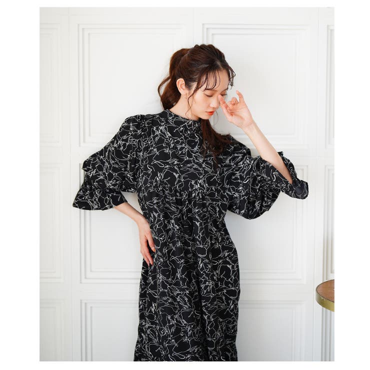 前後2wayで着まわせる線画タッチ花柄ワンピース レディース