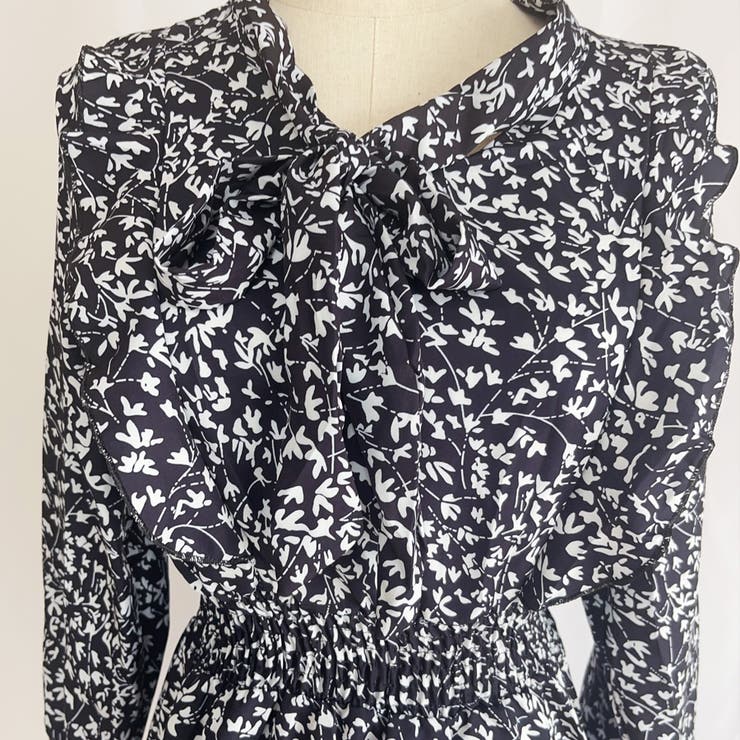 ロングフレアワンピース 花柄 長袖[品番：JRKW0004706]｜shoppinggo