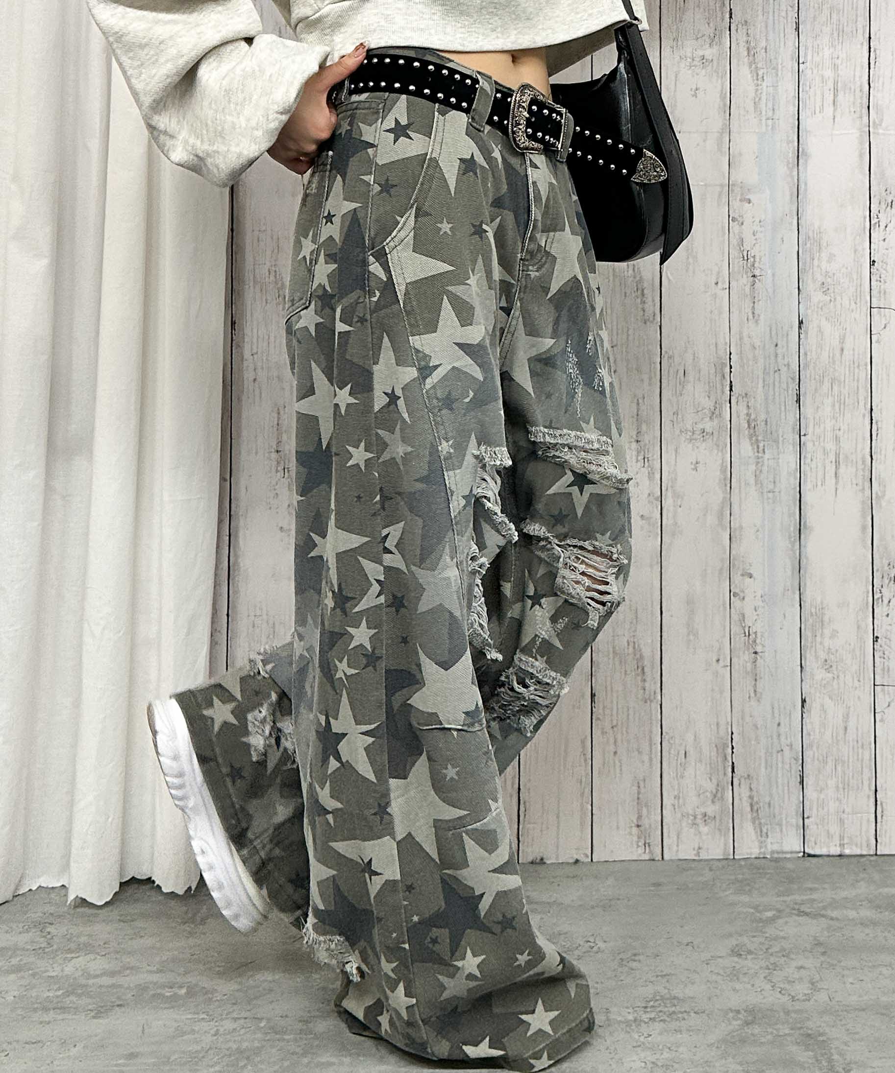 スター迷彩×クラッシュ加工》レディース ワイドデニムパンツ ダメージ