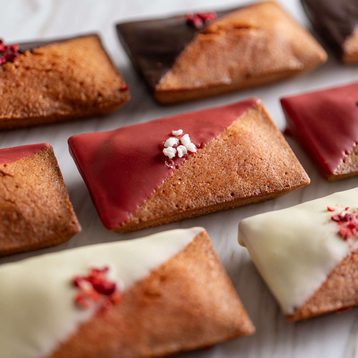 チョコがけいちごフィナンシェBOX3個入り | いちごスイーツ専門店 いちびこ