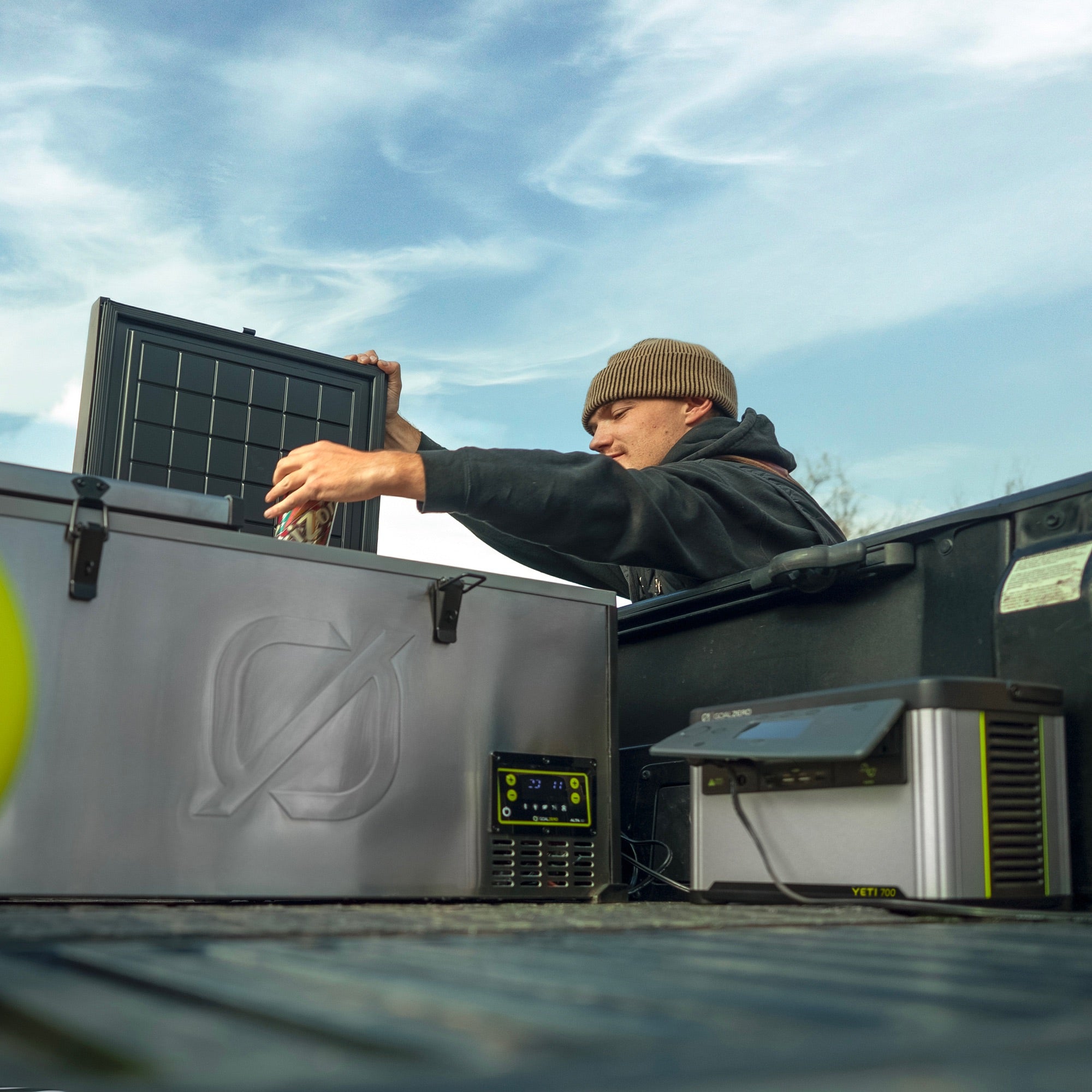 Yeti 300 Power Station + Skylight LED Work Light | Goal Zero