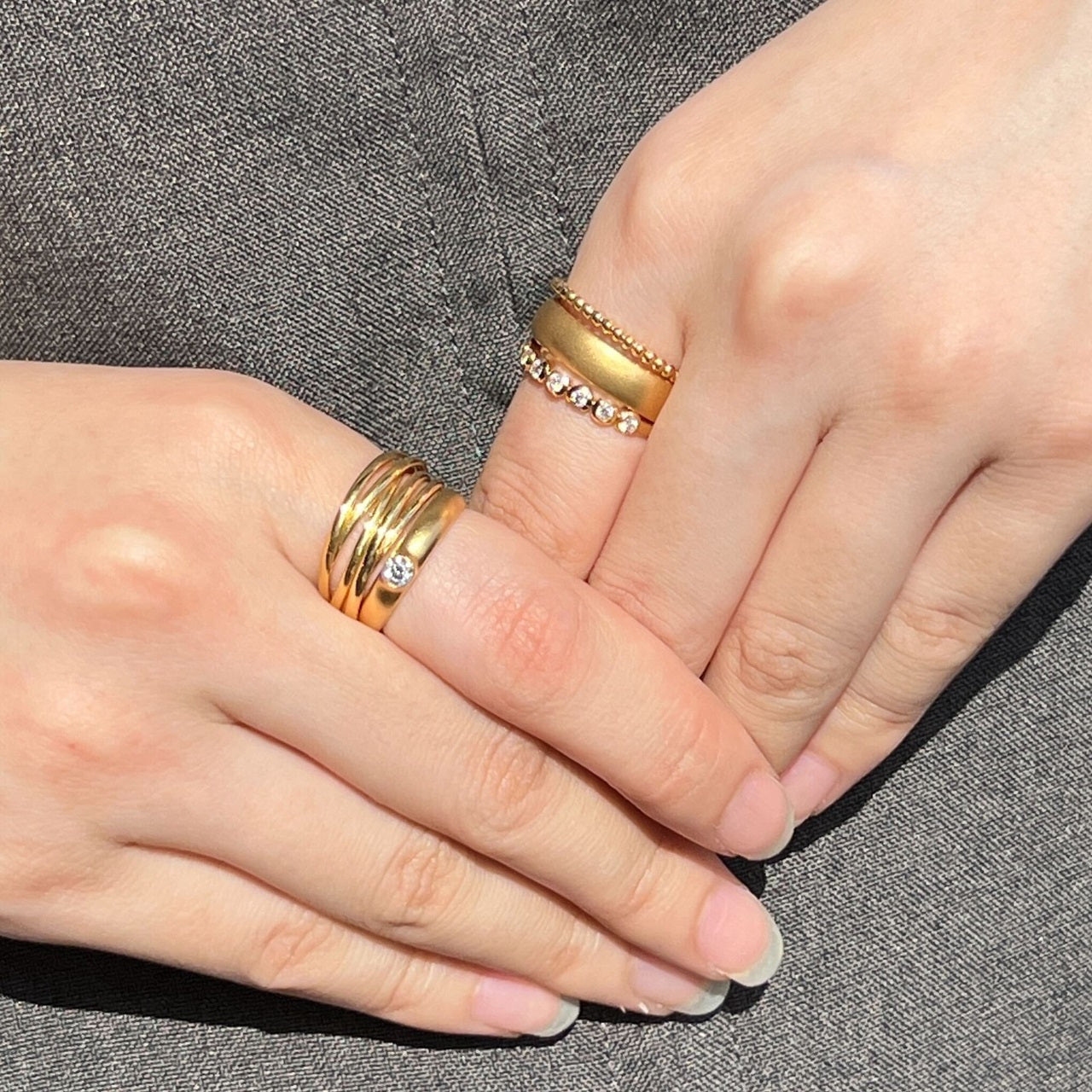 重ね付けのロマンは無限大！大きめリングの魅力を最大限に引き出す