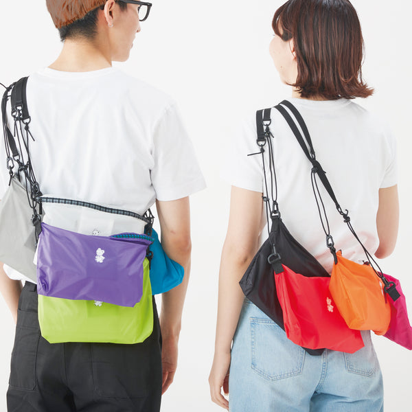 ファミリアとのコラボレーションポーチとポシェットが発売決定