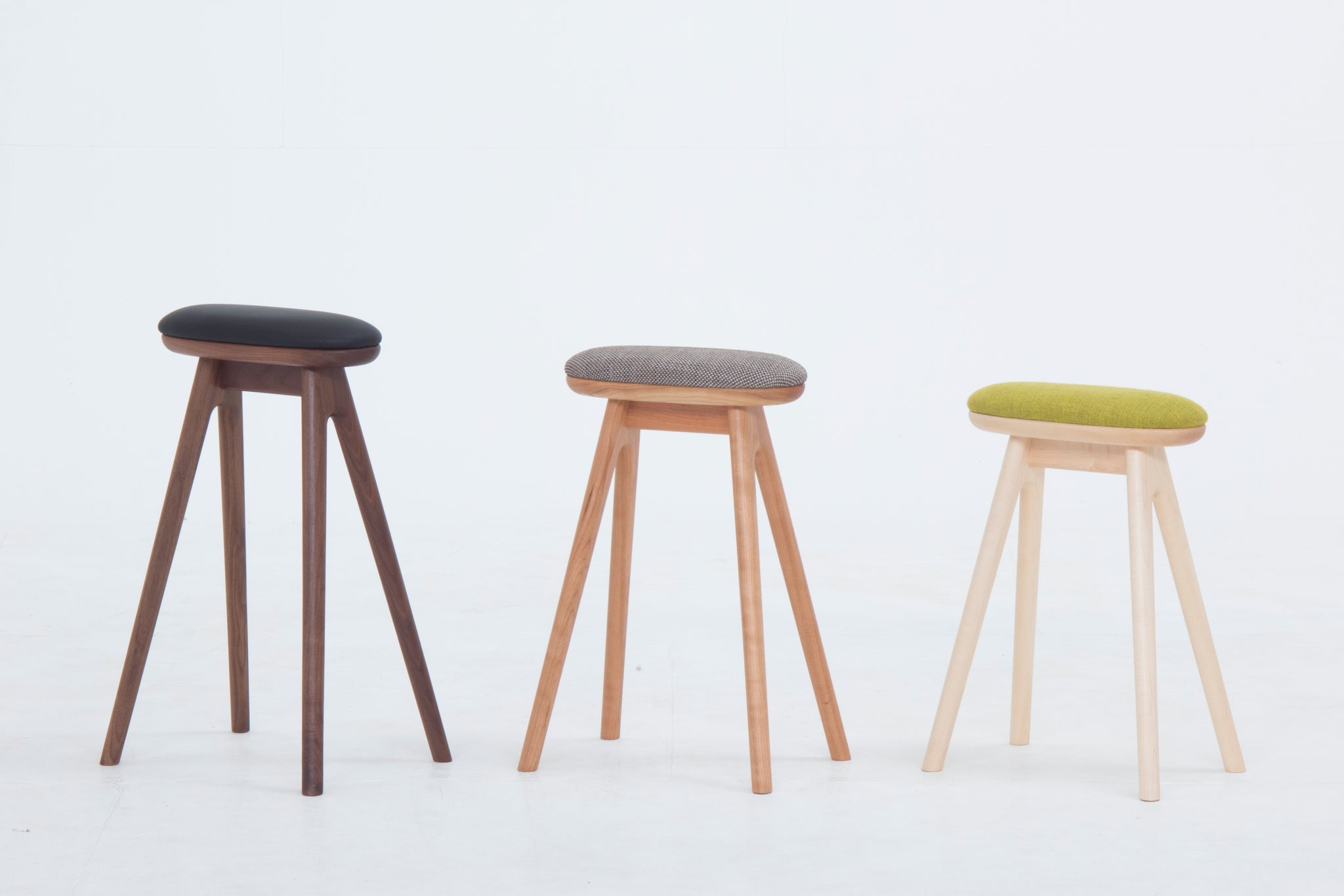 ナガノインテリア｜friendly!! SC338 coupé kitchen stool（高さ53cm