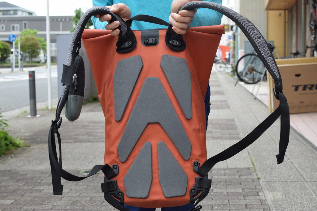 通勤通学にオススメ！スタッフ使用率100％オルトリーブ防水バックパック