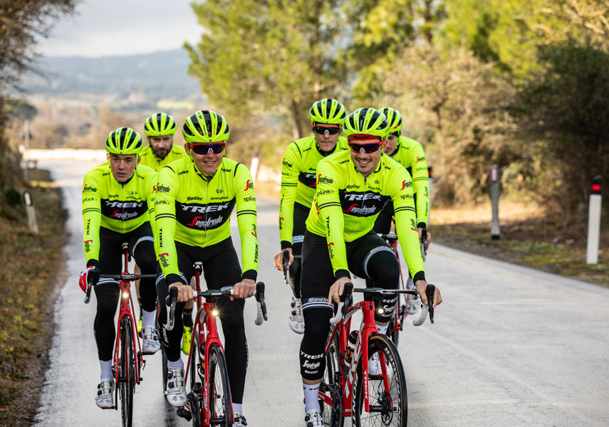 ツール・ド・フランス限定サングラス！オークリー JAWBREAKER入荷♪