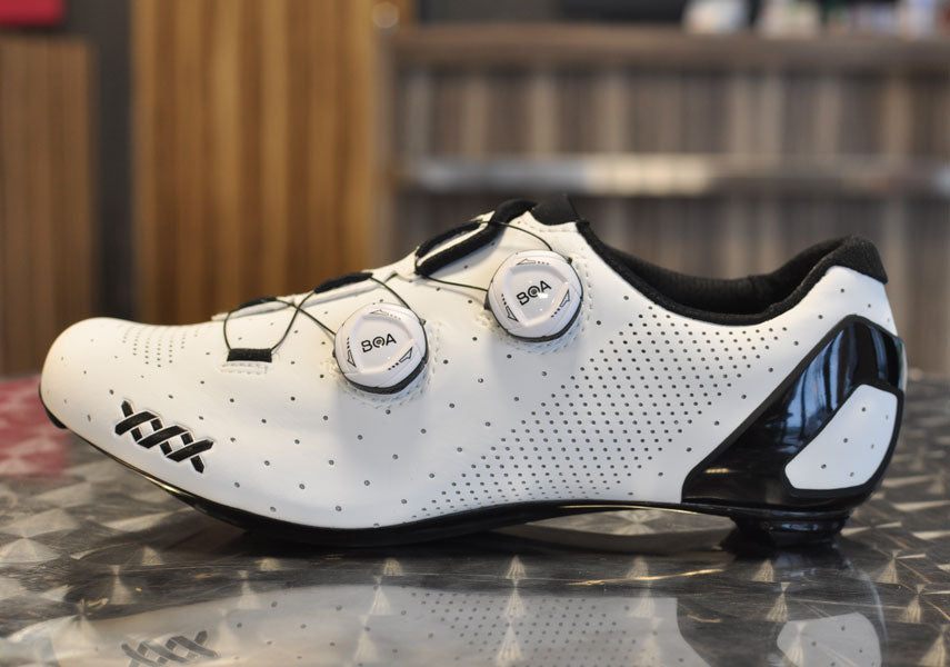 TREK-Segafredoの選手も使用する最新シューズ XXX Road（トリプル