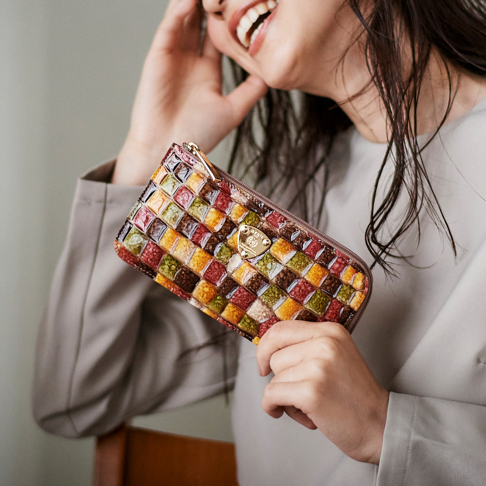 slimo(スリモ)ヴィトロ／大聖堂のステンドグラスがイメージのレザー