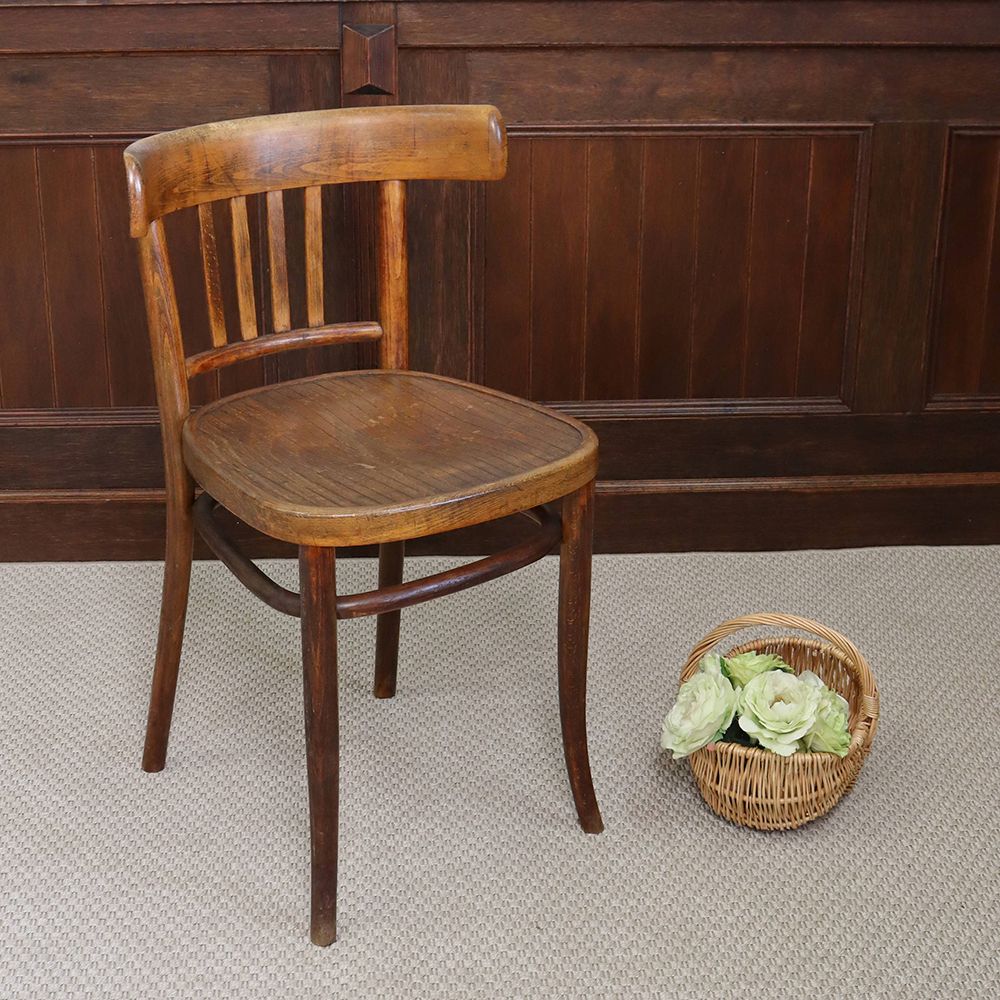 座面はストライプ模様♪ ベントウッドチェア VC104-162007