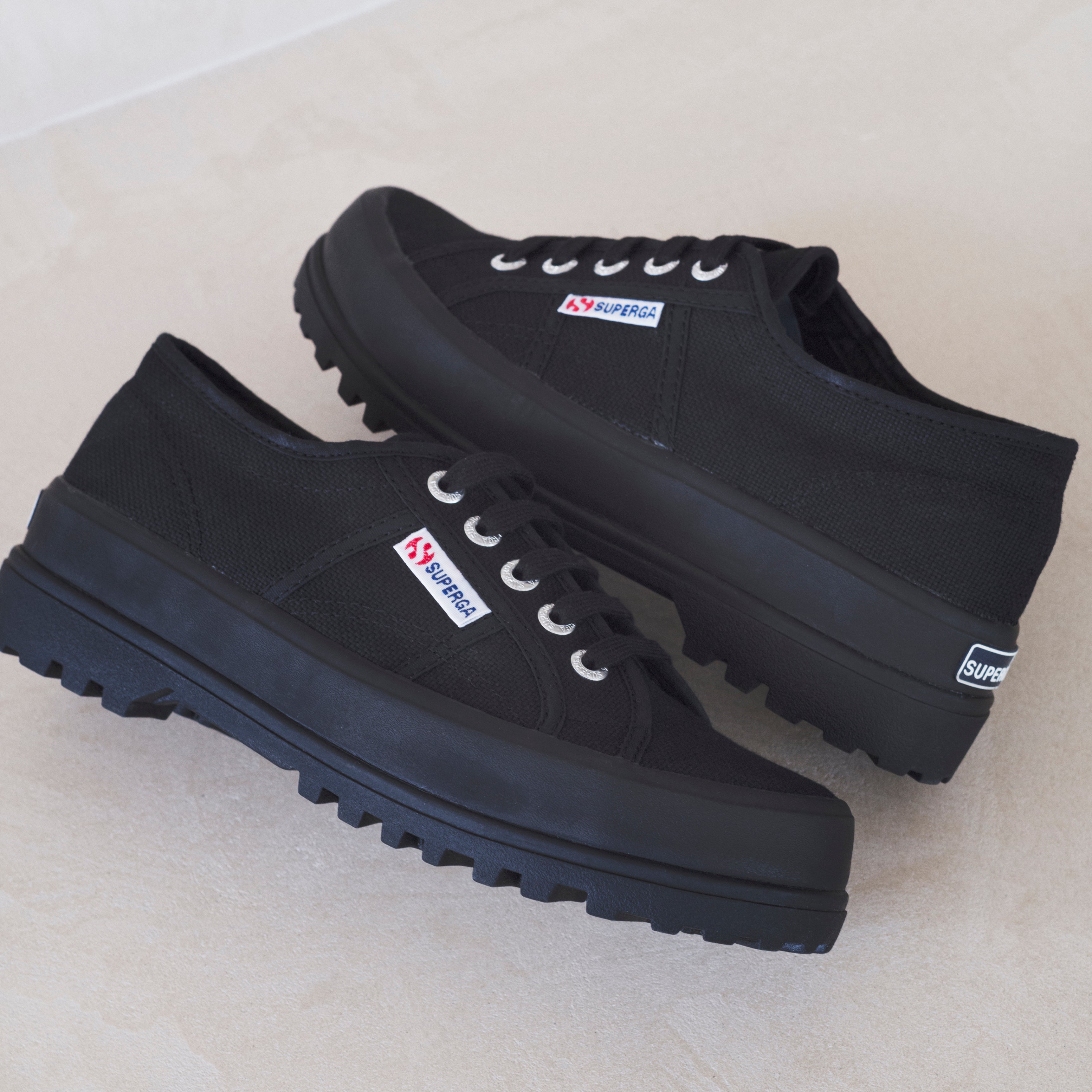 新作も登場】現代風にアップデートされたALPINAシリーズ – SUPERGA