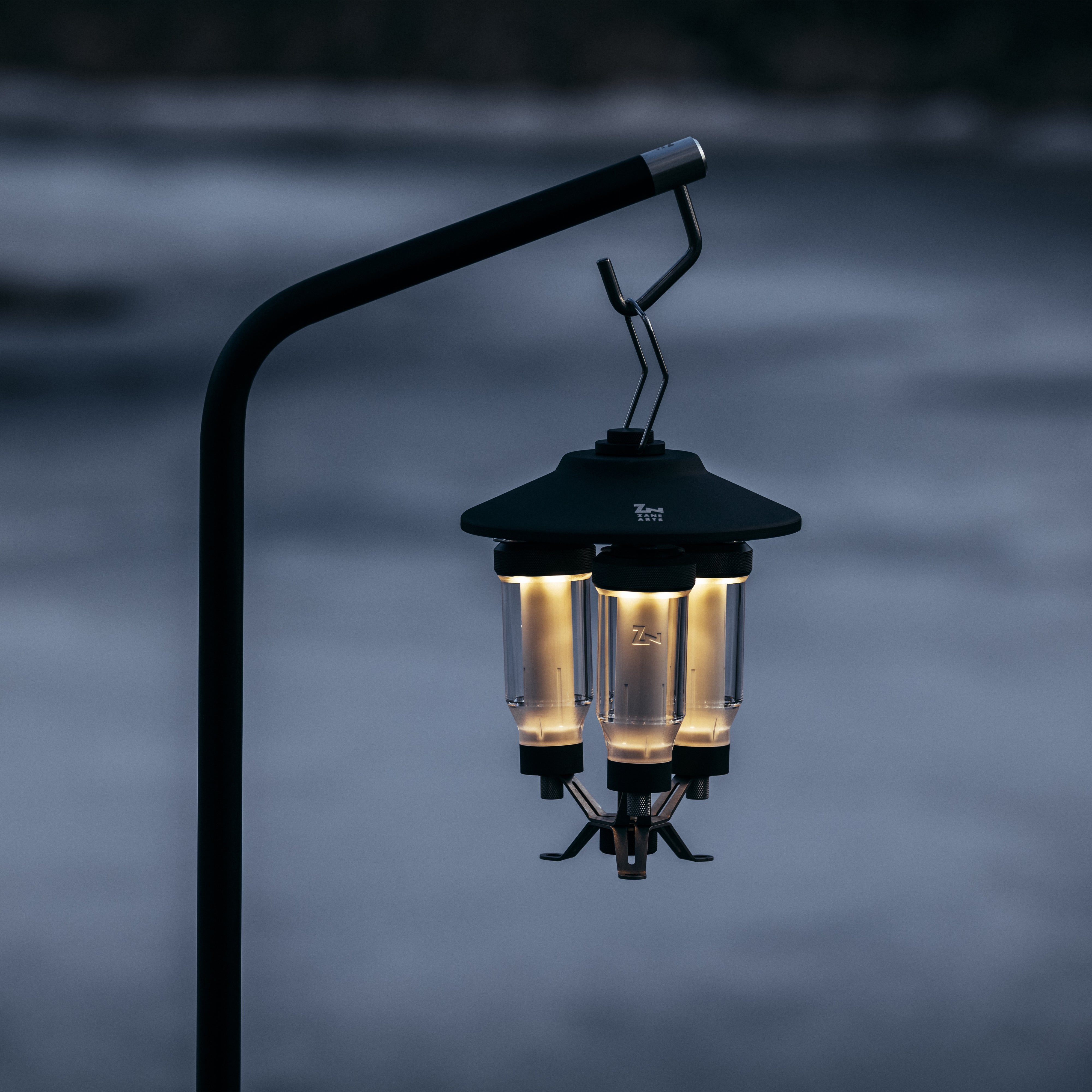 OZ HANGER | PRODUCTS | ZANE ARTS