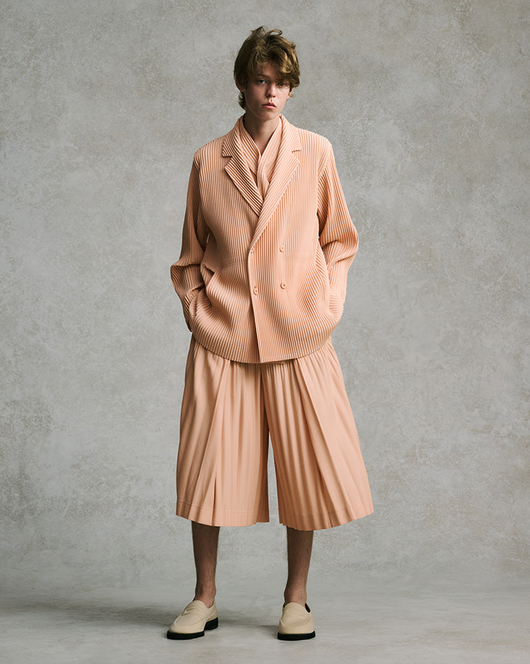 アイテムのご紹介「TAILORED PLEATS 1」 – isseymiyake.com