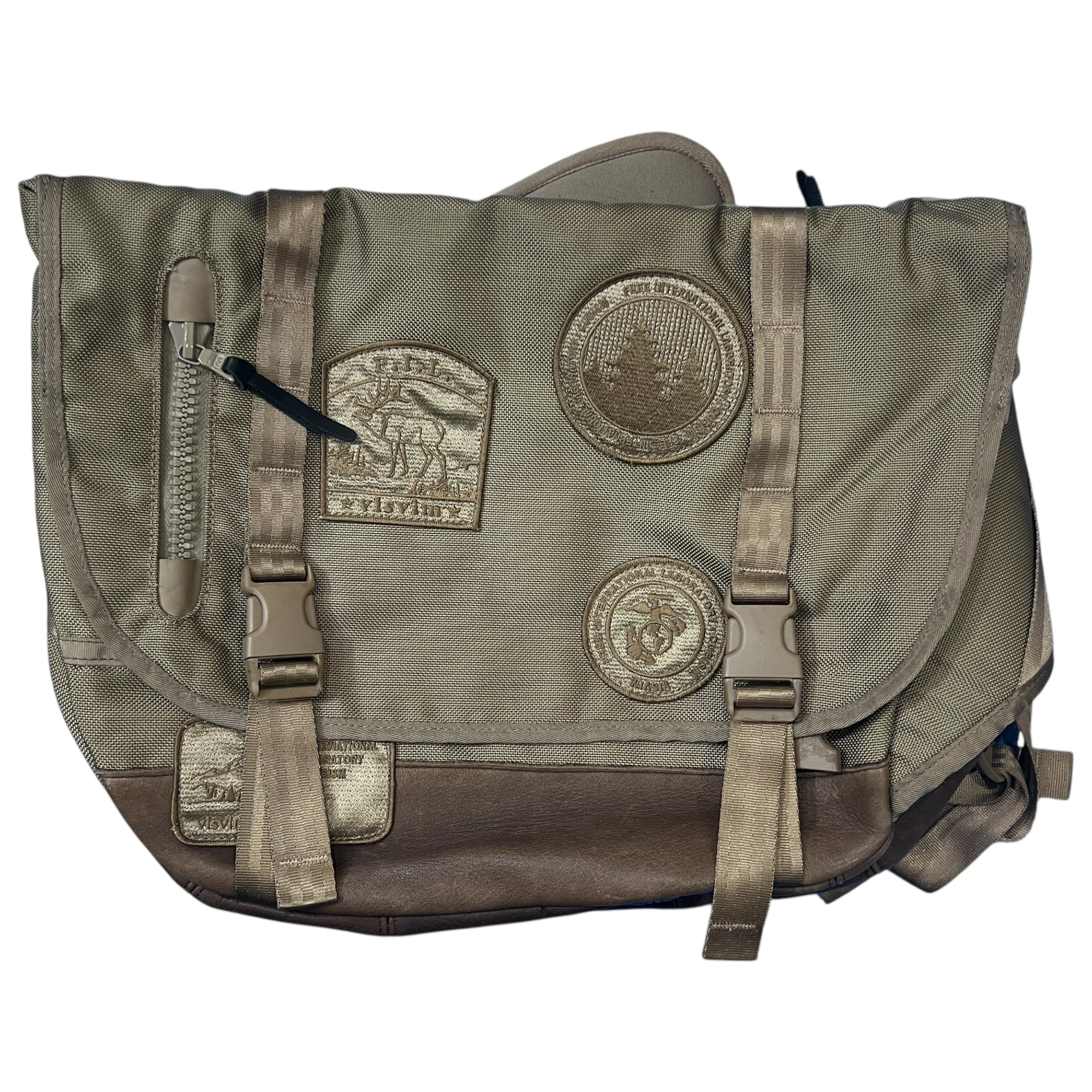 SEVENSTARCLOTHING - visvim 00's E-Cat 18L Messenger Bag