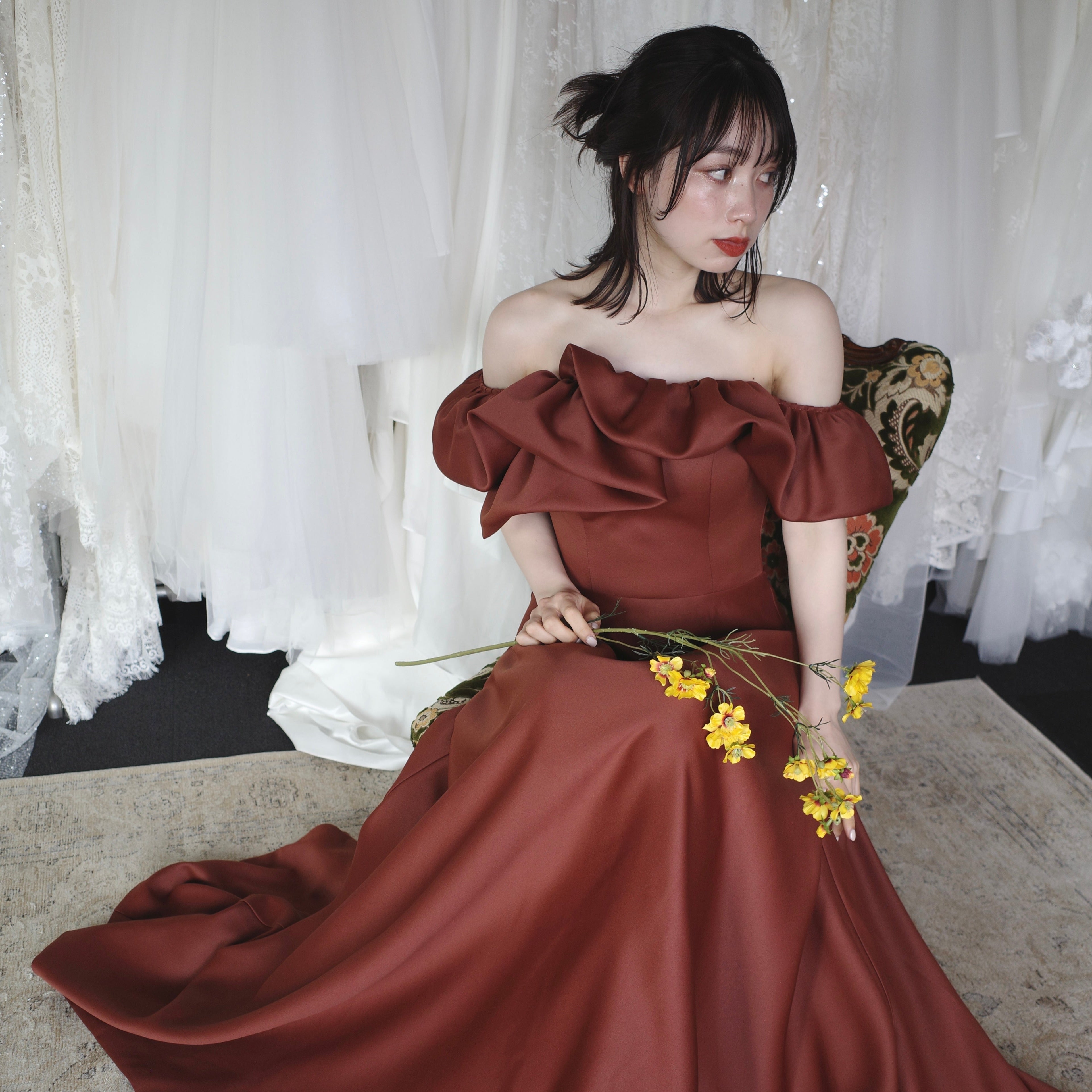 オフショルダー Aラインドレス バーガンディー（W274BG）