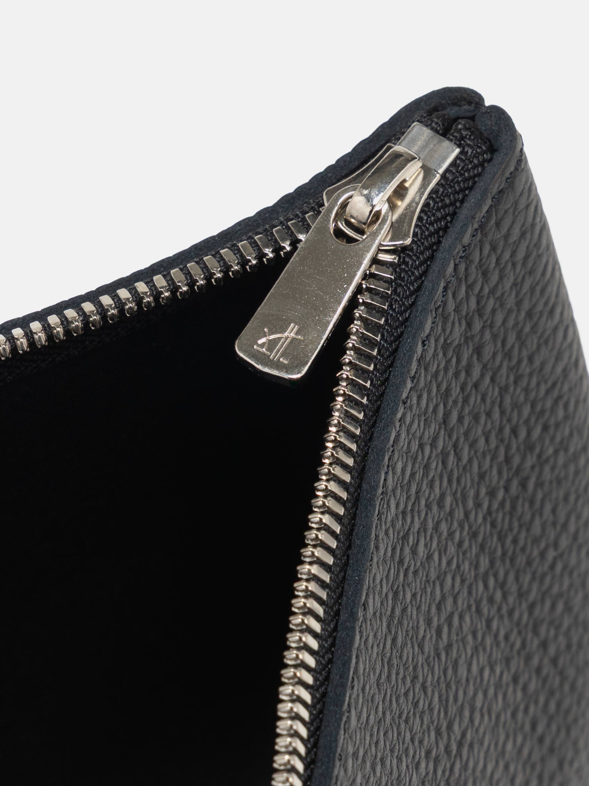 Hender Scheme Pouch M Black | HAVEN