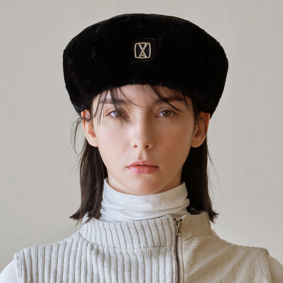 VA スクエアスタッドファーベレー帽/ブラック - VARZAR | 60% - アジア