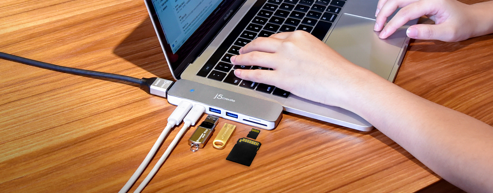 JCD382 MacBook Pro/Air専用 7-in-1 マルチアダプター – new-jp-j5create