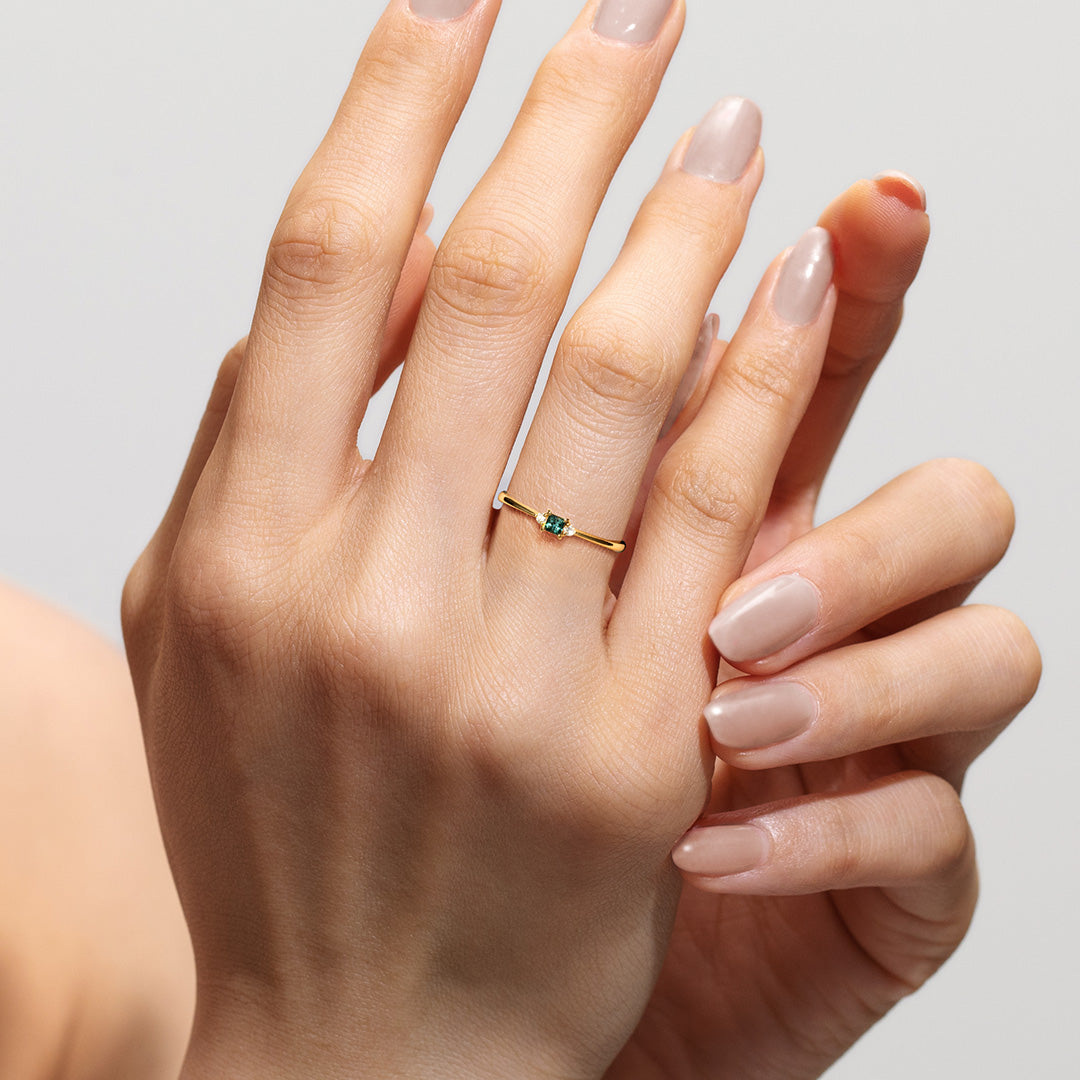 ビズー公式】アレキサンドライト K18/PTリング・アルモア| 誕生石や