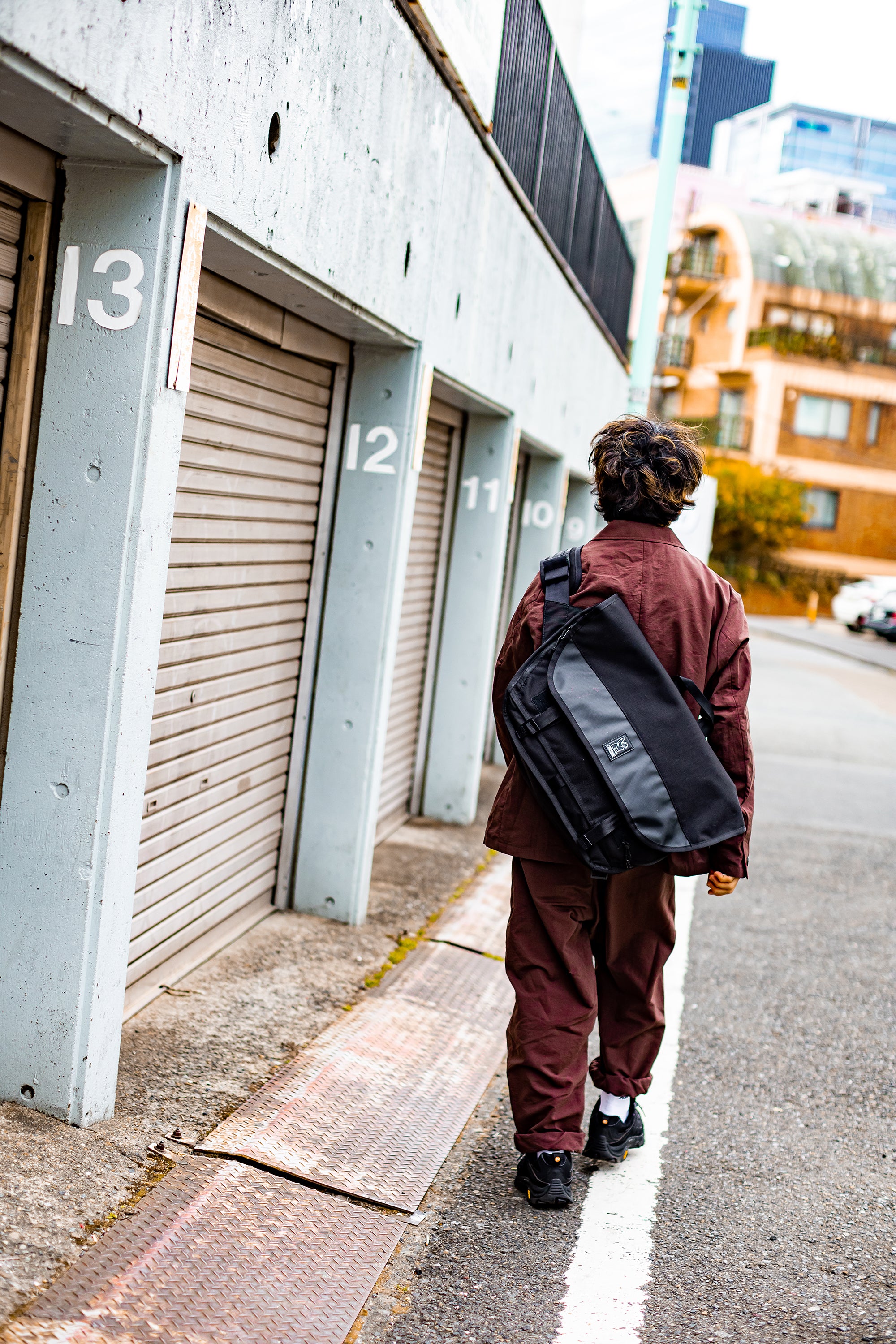CHROME MESSENGER BAG