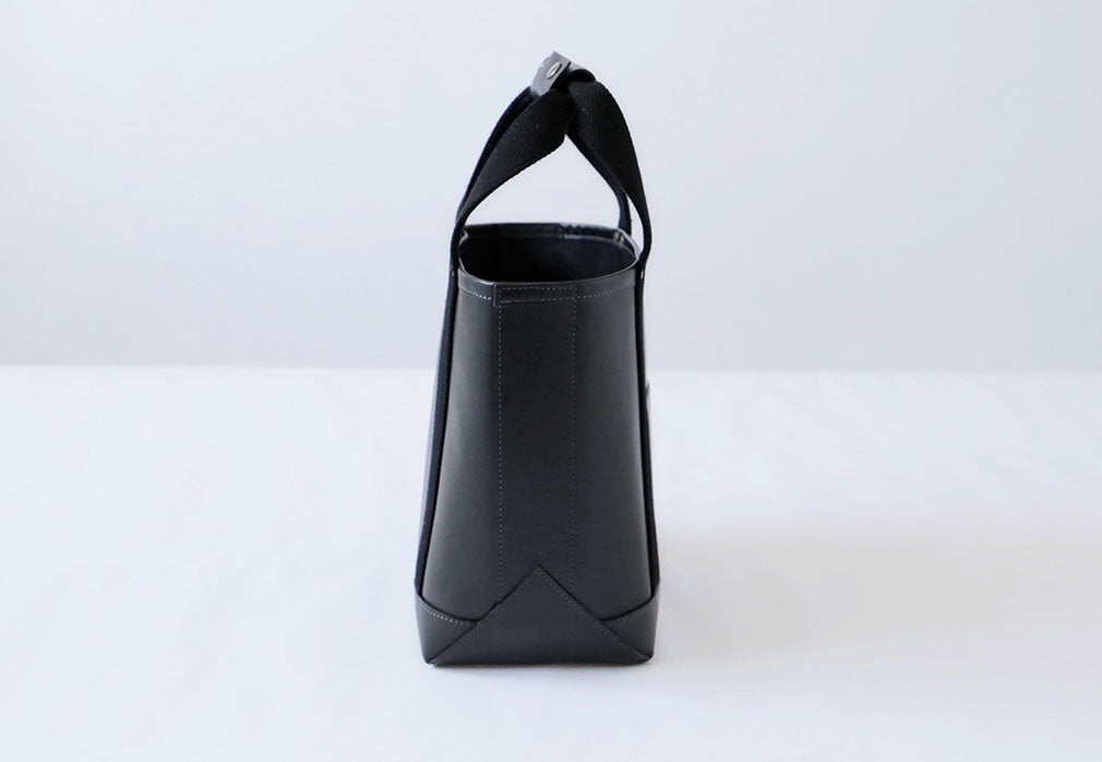 大人のレザートートバッグ《サック・ブノワ》（ラパン・ラ・ニュイの