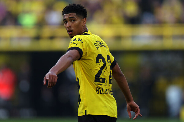 ベリンガムに背番号問題発生。象徴の「7」か、“欠番”の「22」か < ラ