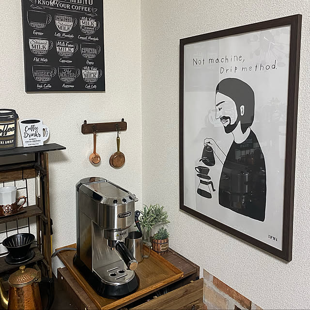 デロンギ デディカ エスプレッソ・カプチーノメーカー [EC680BK