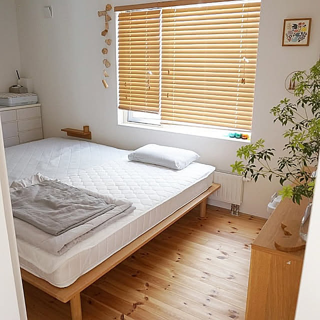 シンプルで使いやすい♪無印良品の脚付きマットレスと木製ベッドをご