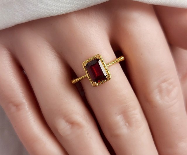 台湾 AND ガーネット レッド 長方形 5*7mm リング 蛻変シリーズ Gold