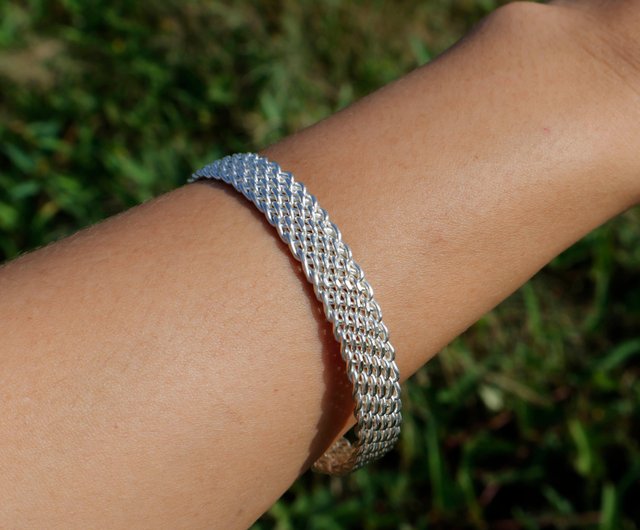 台湾 【オーダーメイド】煌めく編み込みバングル | 999純銀