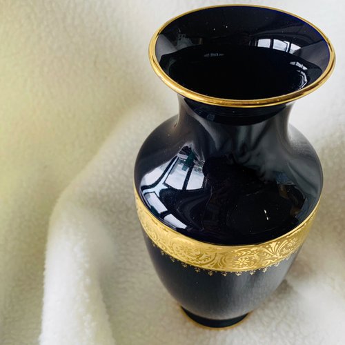 Taiwan French LIMOGES CASTEL 22K Gold Romantic Flower Vessel