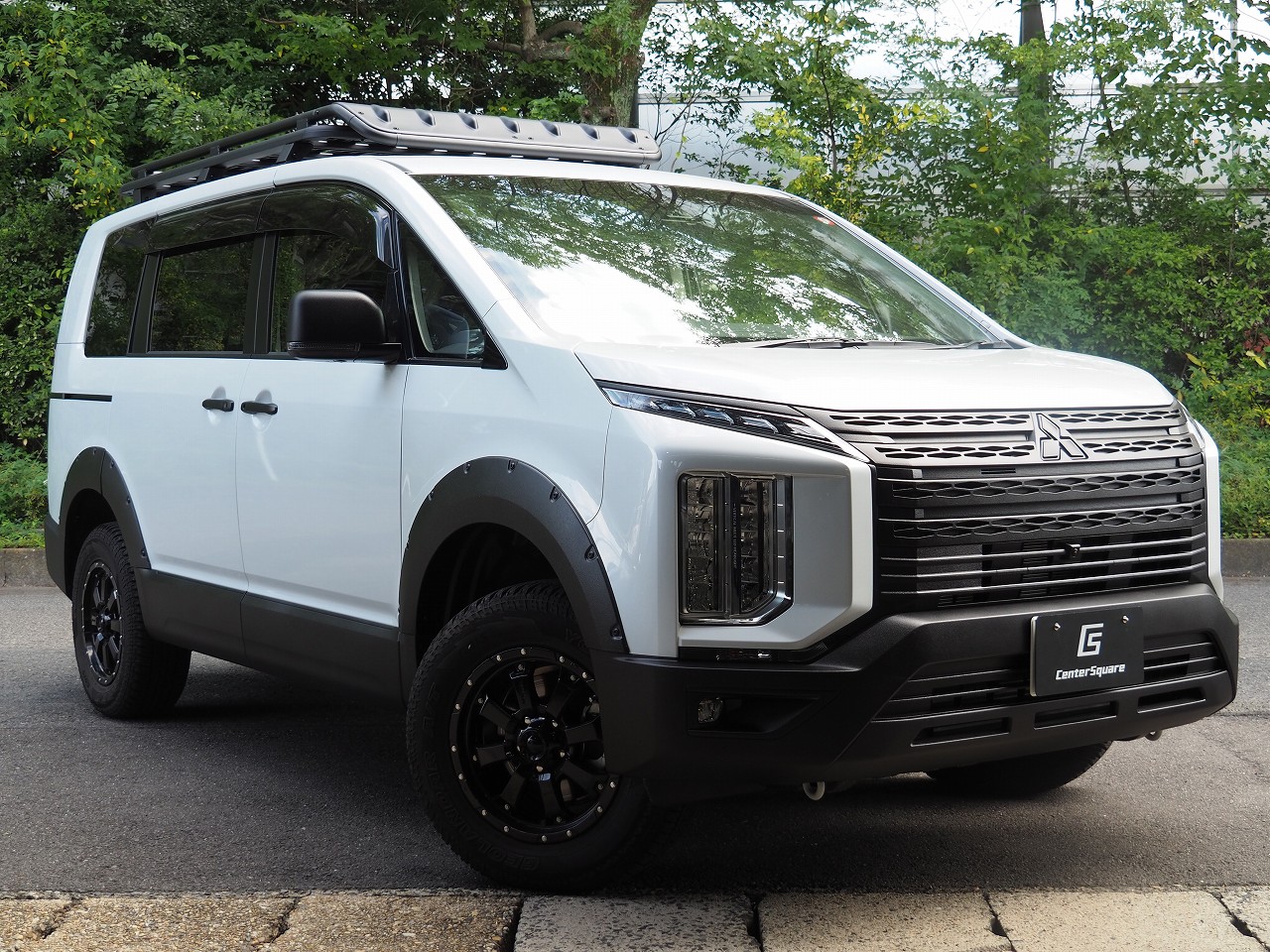 愛知県春日井市Tさま 新型デリカD5カスタム - センタースクエア