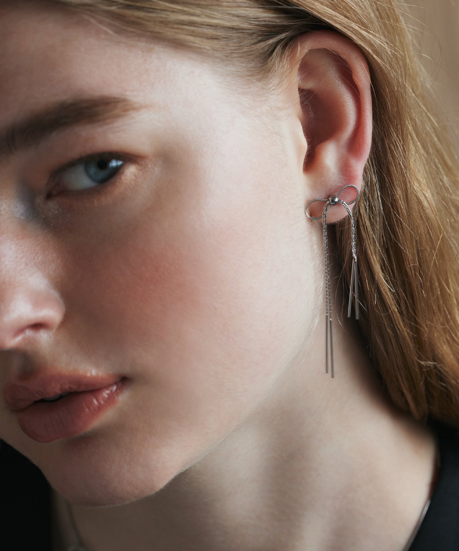 シルバー]リボンチェーンピアス