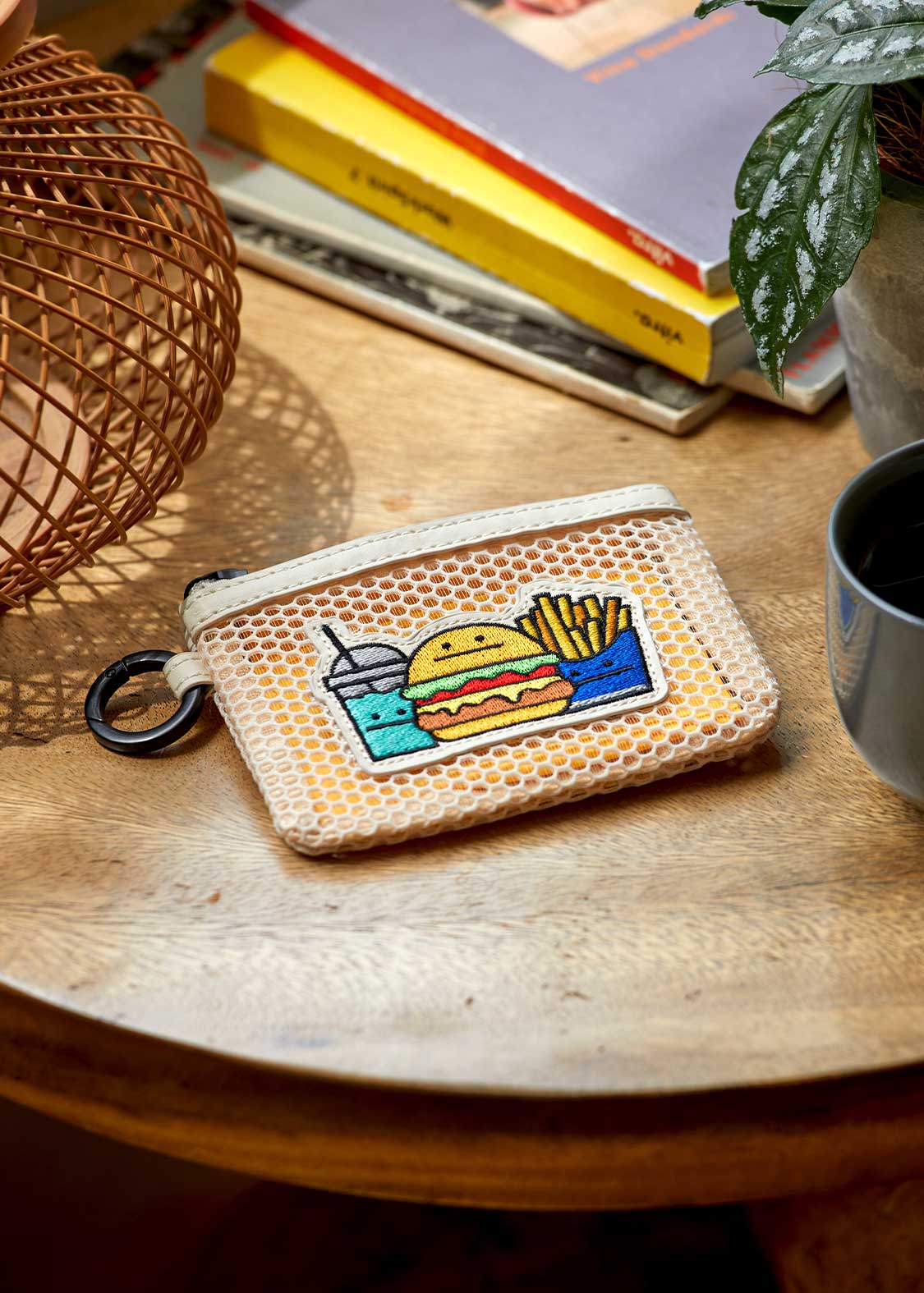 ビューティフルシャドーバーガー｜メッシュフラットポーチ｜ユニ