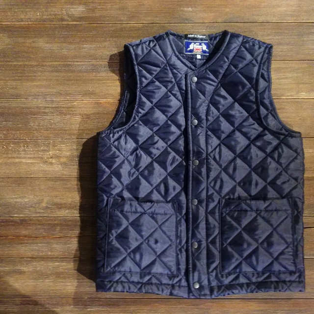 BEAVER of BOLTON キルティングベスト （DARK NAVY） - C.COUNTLY