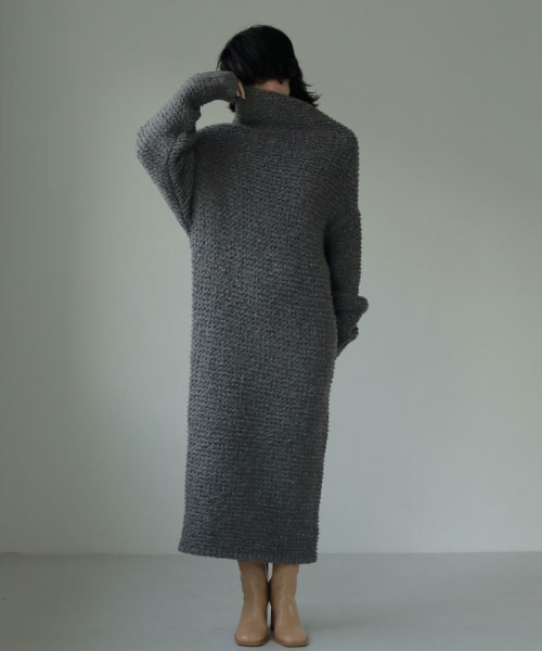 ETRE TOKYO（エトレトウキョウ）の「タートルローゲージニット