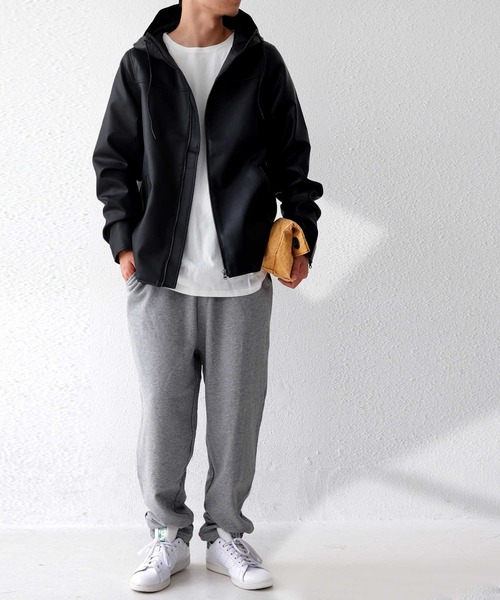 antiqua（アンティカ）の「軽量で丈夫！ラフに着られるヴィ―ガンレザー