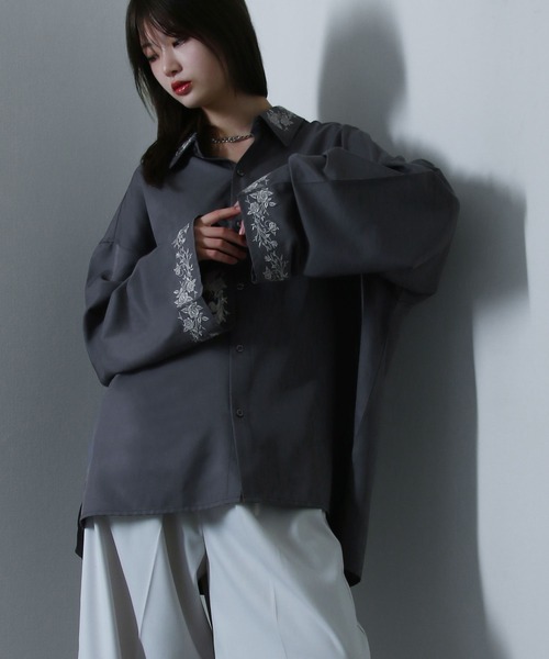 NILWAY（ニルウェイ）の「花柄 デザイン フレアスリーブフラワー刺繍