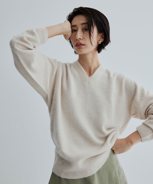 ATON（エイトン）の「【ATON/エイトン】ROYAL CASHMERE FUR V-NECK