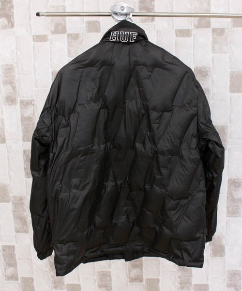 HUF（ハフ）の「ダックダウン モノグラムパファージャケット MONOGRAM