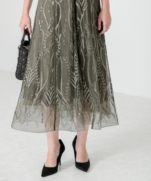 Leja（レジャ）の「【LEJA】スパンコール刺繍レースプチハイネック