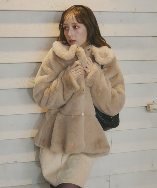 フラッフィーラウンドカラーペプラムファーコート（その他アウター