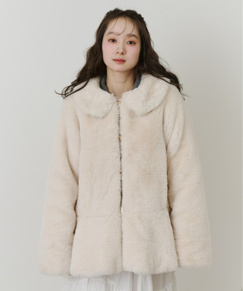 フラッフィーラウンドカラーペプラムファーコート（その他アウター