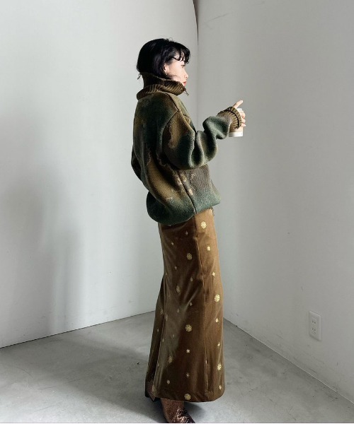 Ameri（アメリ）の「GLITTER EMBROIDERY VELOUR SKIRT（スカート