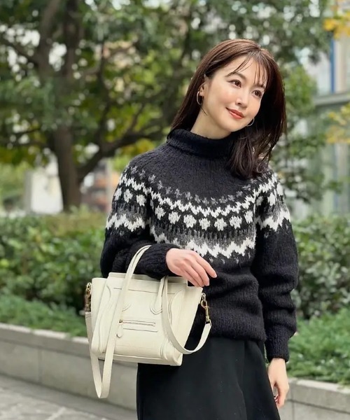 手編みペルーニットノルディック柄ハイネックプルオーバー（ニット