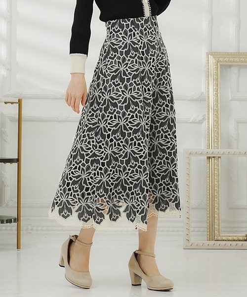 ASTORIA ODIER（アストリアオディール）の「刺繍レースフレアスカート