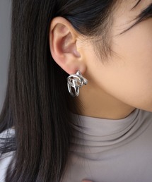 e.m.（イーエム）の「貝成線コンテンポラリーピアス（ピアス（片耳用