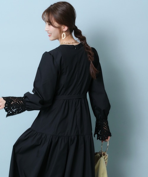 JUSGLITTY（ジャスグリッティー）の「刺繍カフスシャツワンピース