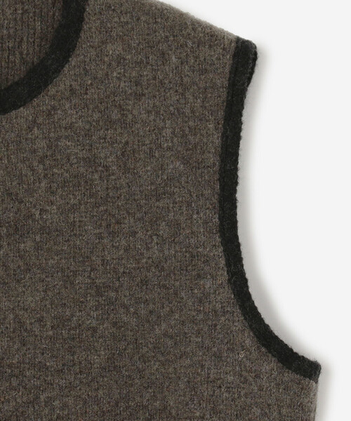 Bshop（ビショップ）の「STAPF | ラウンドネック チロリアンべスト MEN