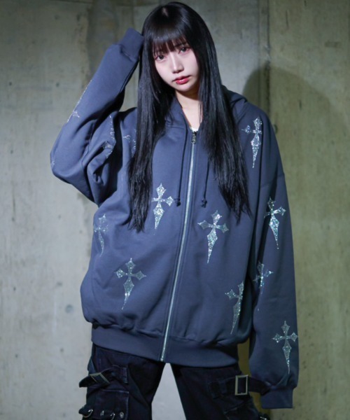 REFLEM（レフレム）の「『REFLEM/レフレム』クロス総柄ラインストーン